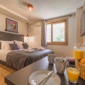 CHAMBRE KITCHENETTE MEGEVE MEGEVE -leclat-des-veriaz-studio-©andrewclifforth-3