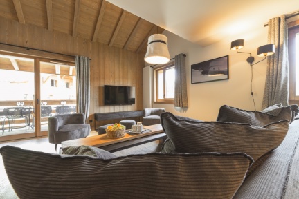 4P10-12 2CABINES STANDARD MEGEVE 6885-leclat-des-veriaz-t42c-©andrewclifforth