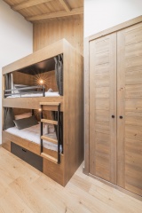 4P10-12 2CABINES STANDARD MEGEVE 6902-leclat-des-veriaz-t42c-©andrewclifforth