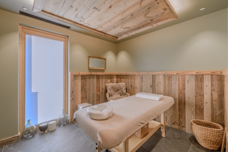MASSAGE 20241205--leclat-des-veriaz-salle-de-massage-©andrew-clifforth-4