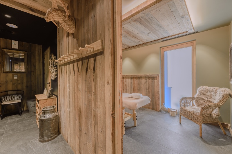 MASSAGE 20241205--leclat-des-veriaz-salle-de-massage-©andrew-clifforth-6