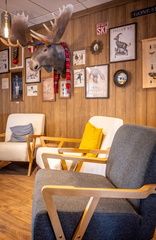 SALON LOUNGE