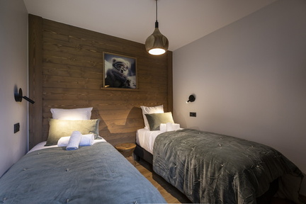 2P4-6 CABINE  TERRESENS 304-EclatDesVeriaz G201-Megeve©ManuReyboz