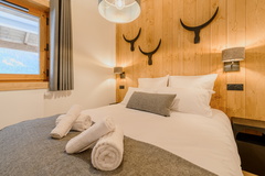 2P4-6 CABINE  A11 TERRESENS ETOILE-DE-LA-VANOISE-DNZ 1564-champagny-©AndrewClifforth