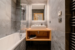 2P4-6 CABINE  A11 TERRESENS ETOILE-DE-LA-VANOISE-DNZ 1589-champagny-©AndrewClifforth