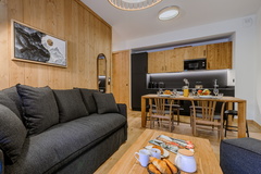 2P4-6 CABINE  A11 TERRESENS ETOILE-DE-LA-VANOISE-DNZ 1609-champagny-©AndrewClifforth