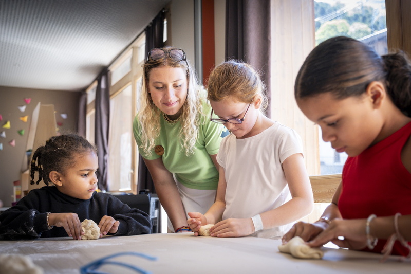 CLUB KIDS JUNIORS_MMV_93_CŒUR-DES-LOGES_E_CE_081_MMV-LesMenuires©ManuReyboz.jpg