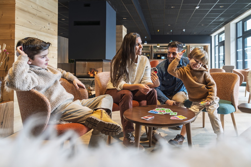 SALON LOUNGE_MMV_199_SERRA-NEVA_XX_AAA_339_H26_©Interaview.jpg