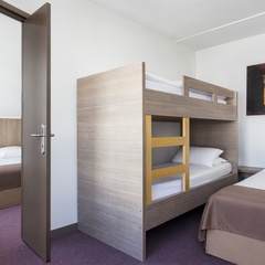 CHAMBRE 5 PERSONNES