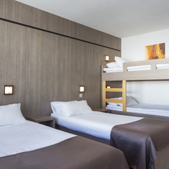 CHAMBRE 4 PERSONNES