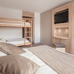 CHAMBRE 4 PERSONNES